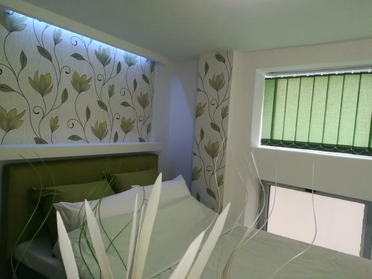 Classy And Cozy - Parking - 3 Beds - Near Center Нови-Сад Экстерьер фото